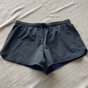 Women's Nike Shorts - Sz. M